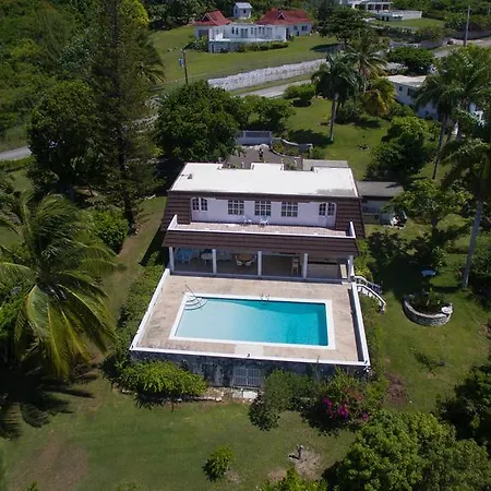 Burlingames Villa